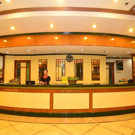 Holiday Plaza Hotel Себу Экстерьер фото