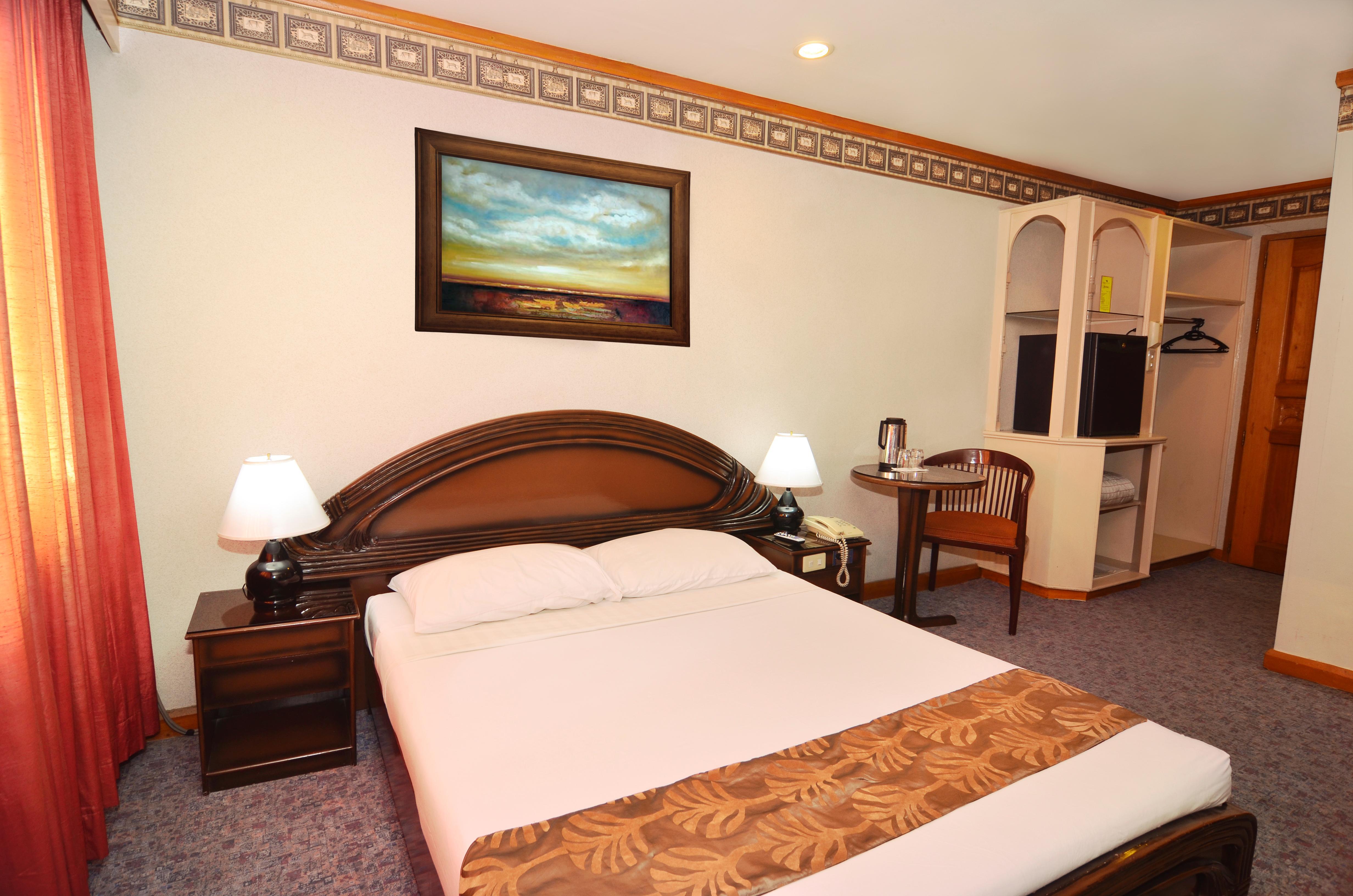 Holiday Plaza Hotel Себу Экстерьер фото