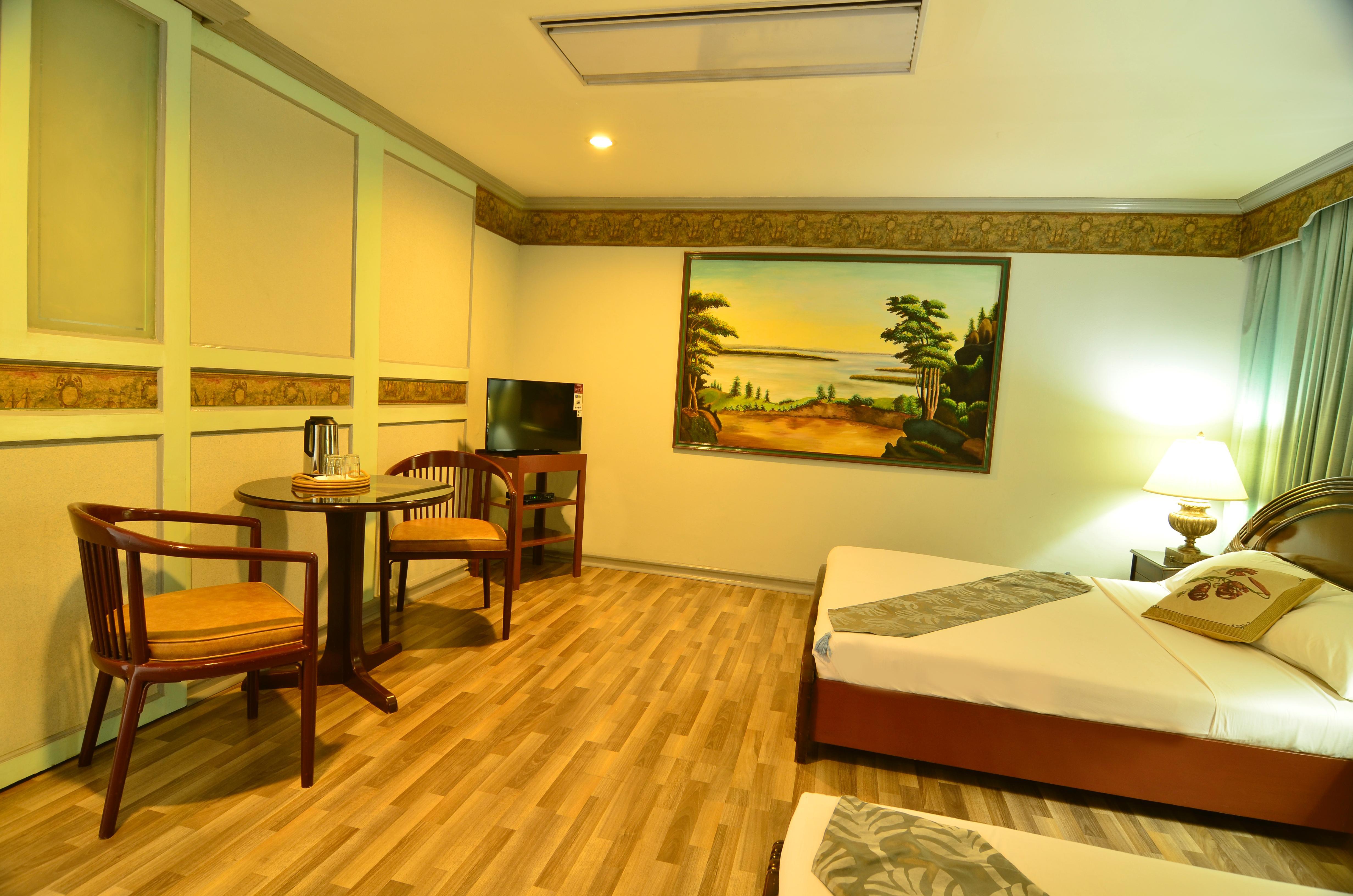 Holiday Plaza Hotel Себу Экстерьер фото