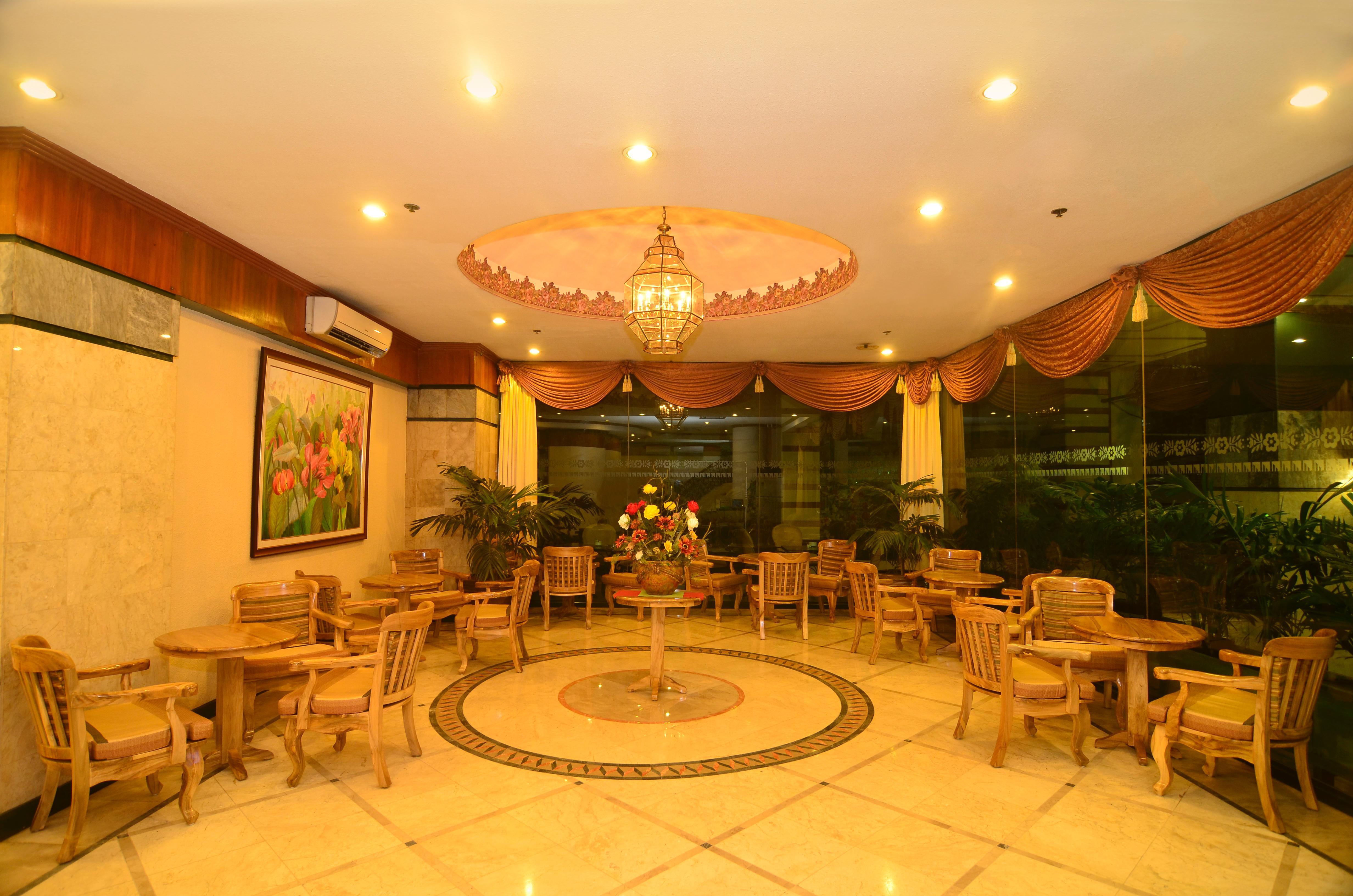 Holiday Plaza Hotel Себу Экстерьер фото
