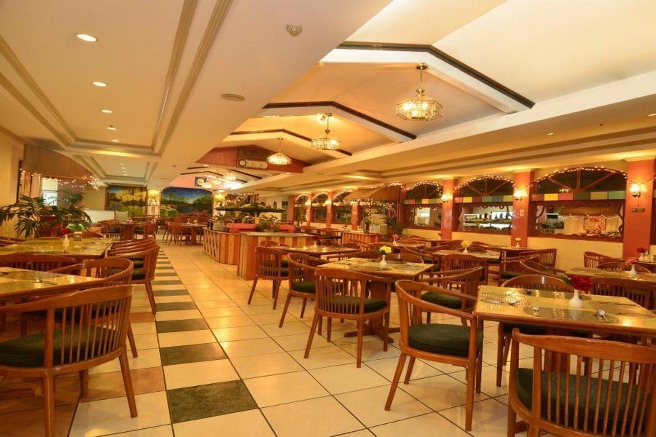 Holiday Plaza Hotel Себу Экстерьер фото